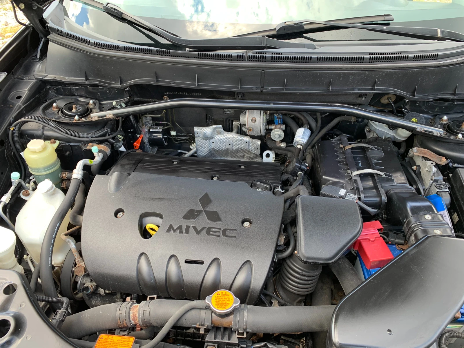 Mitsubishi Outlander 2.4i 4X4 / ГАЗ, снимка 14 - Автомобили и джипове - 54438292