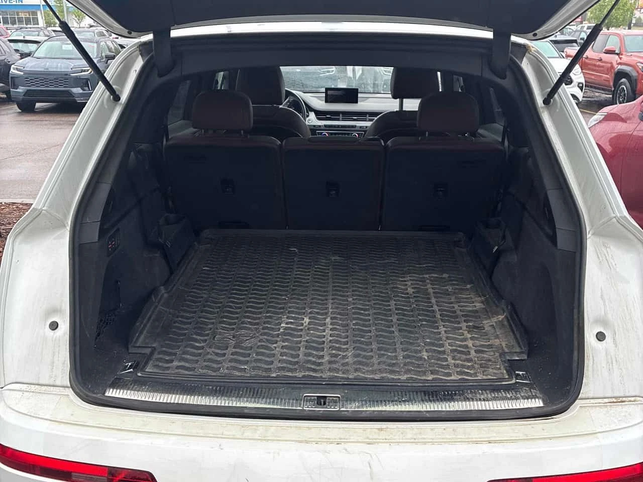 Audi Q7 3.0Т * MATRIX* 360 КАМЕРА* ОБДУХВАНЕ* ПАНОРАМА* , снимка 13 - Автомобили и джипове - 54813432