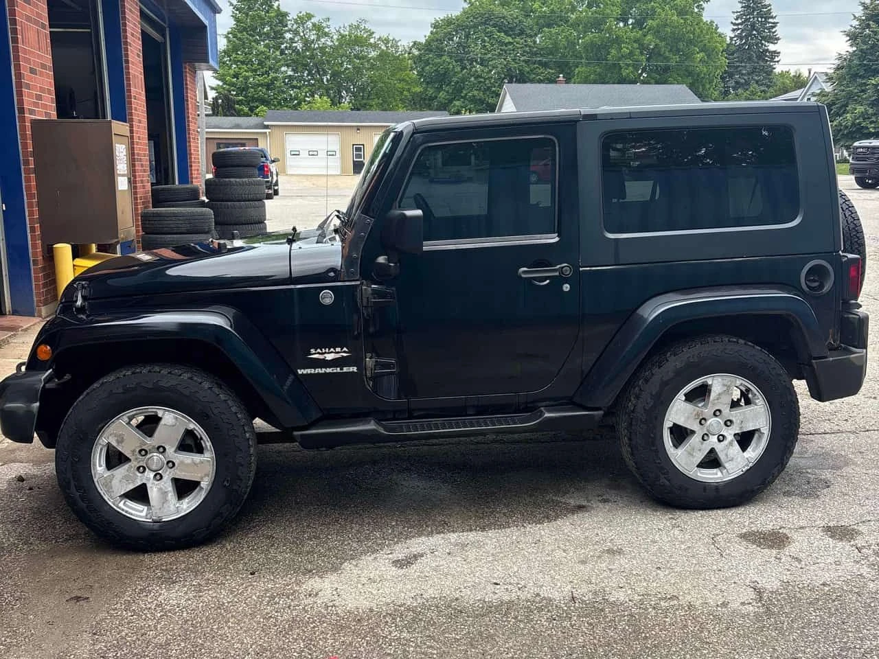 Jeep Wrangler * Sahara * АВТОКРЕДИТ БЕЗ ПЪРВОНАЧАЛНА ВНОСКА* , снимка 2 - Автомобили и джипове - 55140604