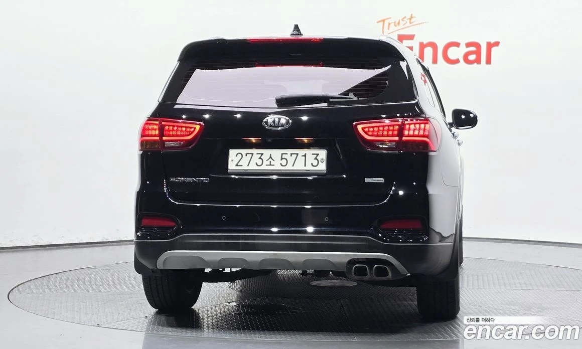 Kia Sorento Diesel 2.0 2WD Prestige, снимка 4 - Автомобили и джипове - 56155170
