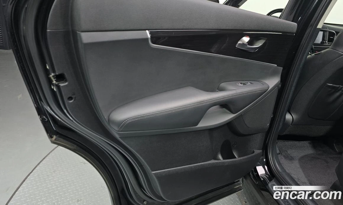 Kia Sorento Diesel 2.0 2WD Prestige, снимка 15 - Автомобили и джипове - 56155170