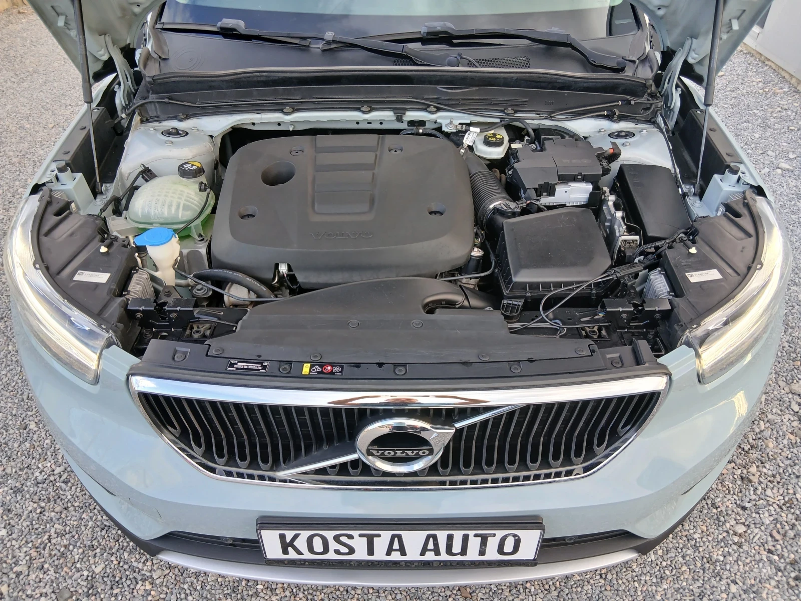 Volvo XC40 като нова 4X4, снимка 17 - Автомобили и джипове - 56200551
