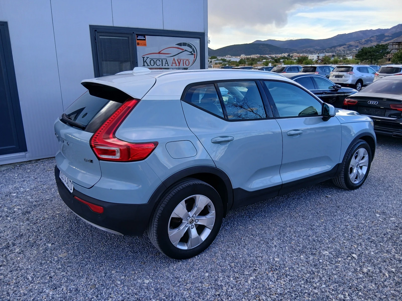 Volvo XC40 като нова 4X4, снимка 3 - Автомобили и джипове - 56200551