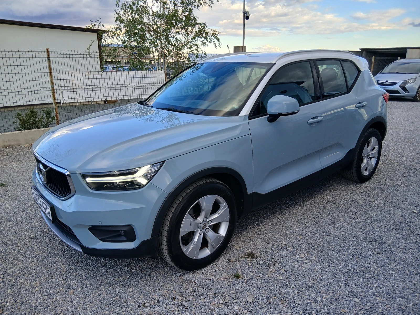 Volvo XC40 като нова 4X4, снимка 8 - Автомобили и джипове - 56200551