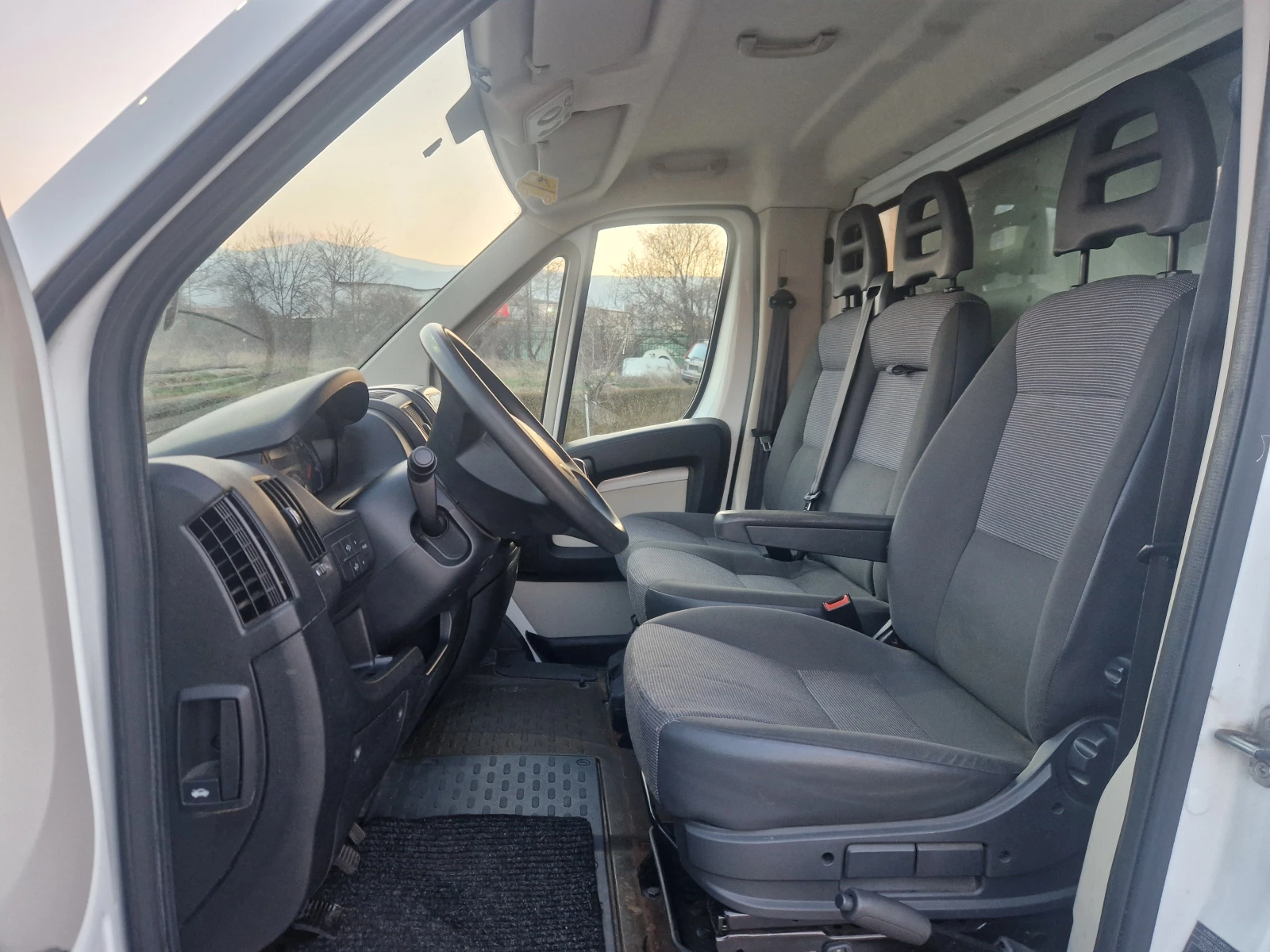 Peugeot Boxer 2.2/150кс/Фургон, снимка 10 - Бусове и автобуси - 53852147