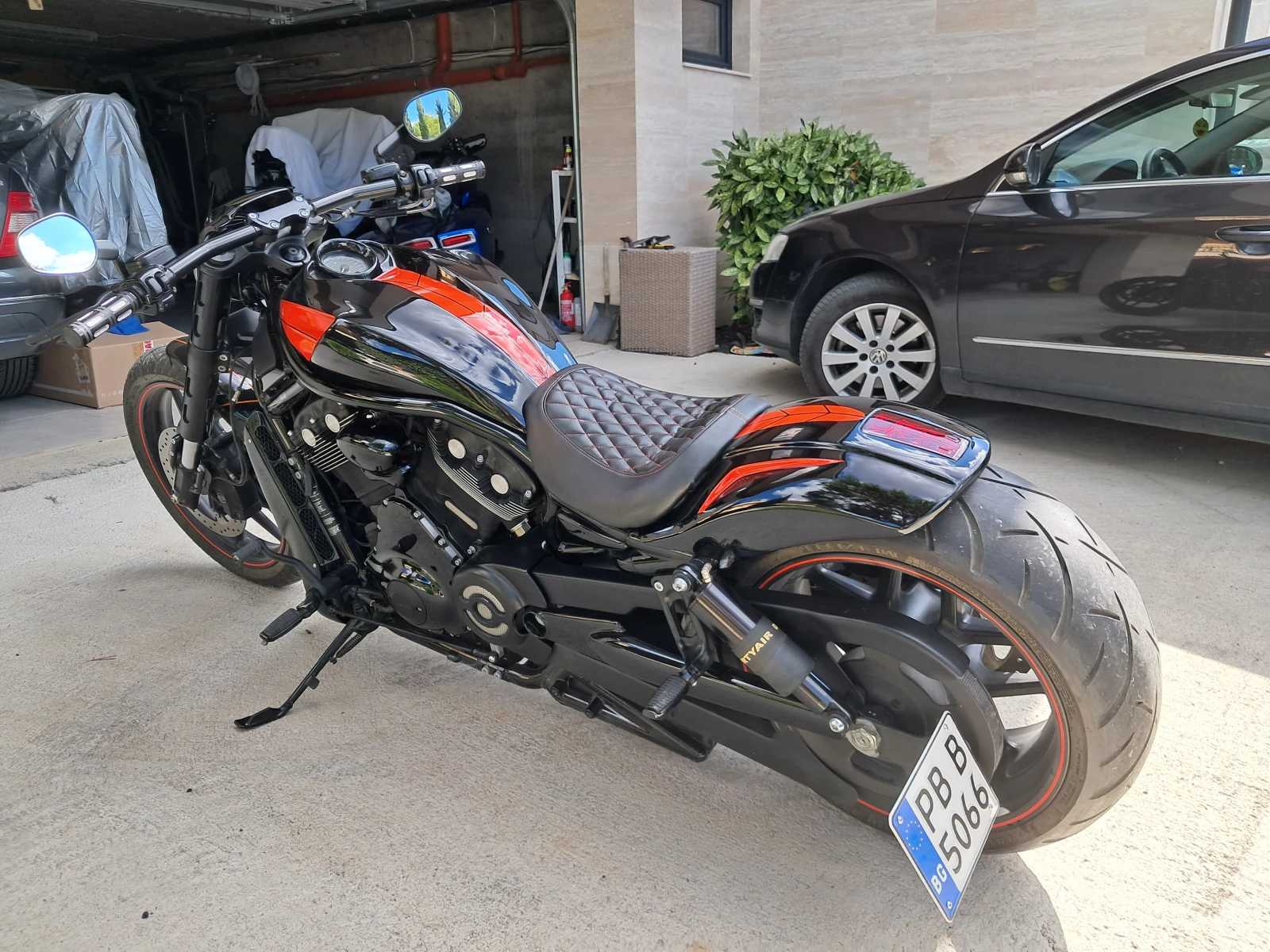Harley-Davidson V-Rod NIGHT-ROD-ABS -CUSTOM-КАТО НОВ, снимка 3 - Мотоциклети и мототехника - 55456032