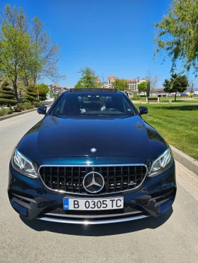 ������ Mercedes-Benz E 220