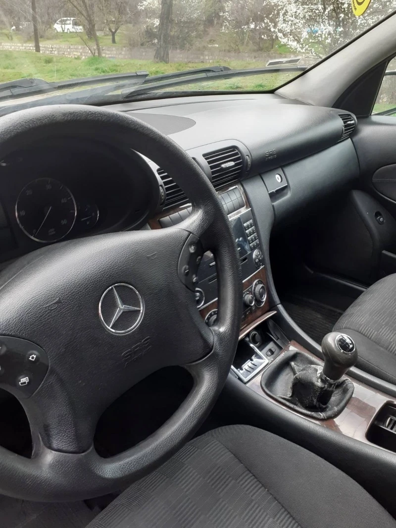 Mercedes-Benz C 220, снимка 7 - Автомобили и джипове - 47204771