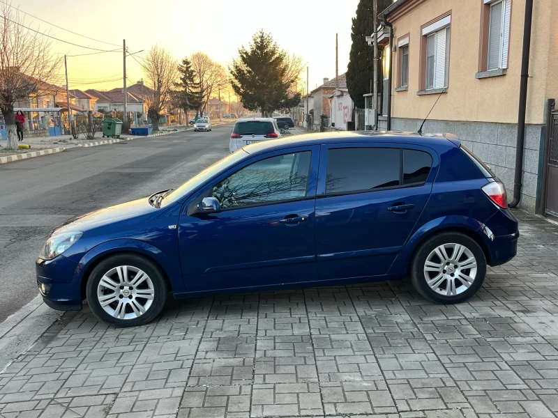 Opel Astra 1.6 Twinport, снимка 2 - Автомобили и джипове - 48711655