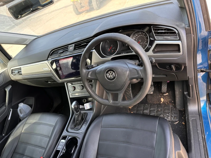 VW Touran 1.6tdi dsg, снимка 6 - Автомобили и джипове - 49048156