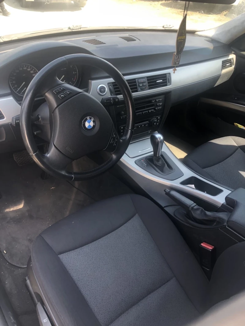 BMW 320 Е90  Автоматик, снимка 4 - Автомобили и джипове - 50836556