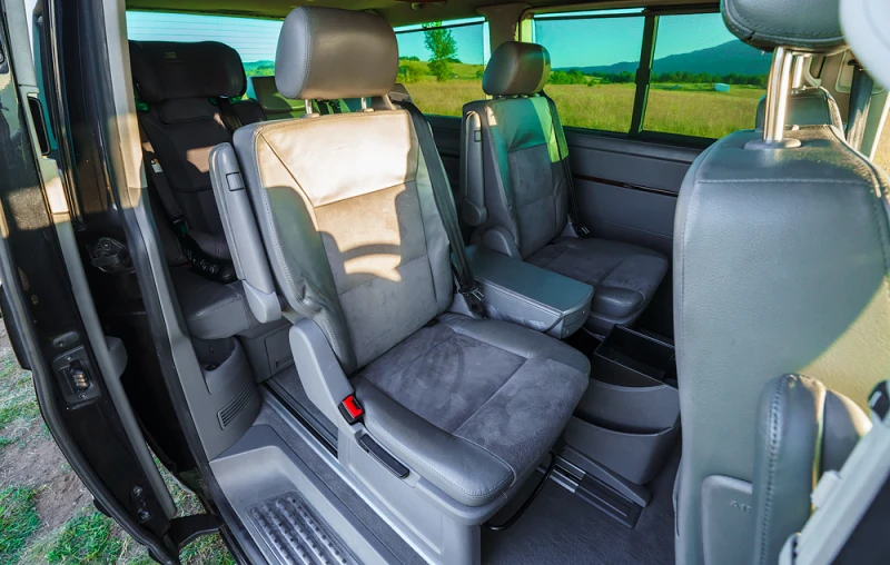 VW Multivan T5, снимка 8 - Автомобили и джипове - 52172159