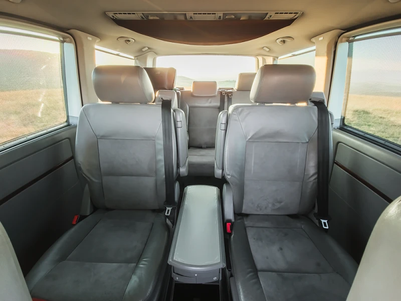 VW Multivan T5, снимка 17 - Автомобили и джипове - 52172159