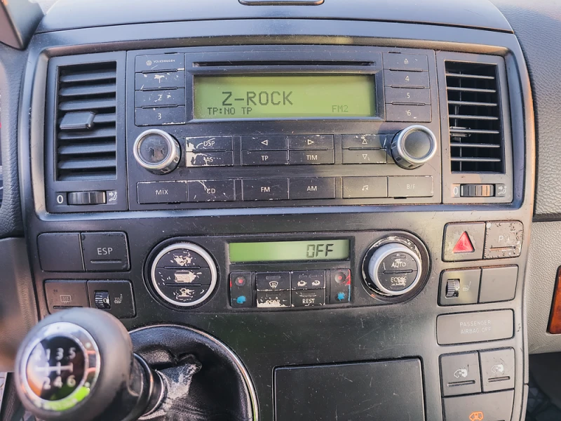 VW Multivan T5, снимка 13 - Автомобили и джипове - 52172159