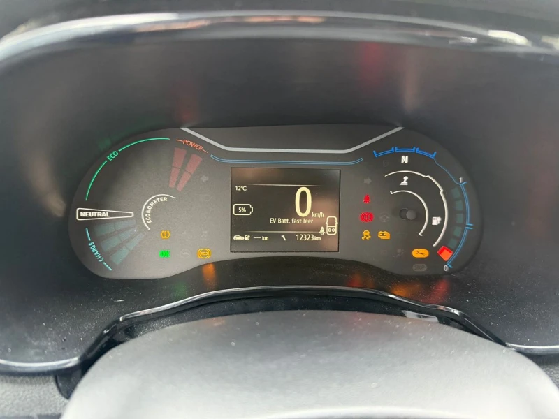 Dacia Spring 33kw- НАЛИЧЕН, снимка 9 - Автомобили и джипове - 52417101