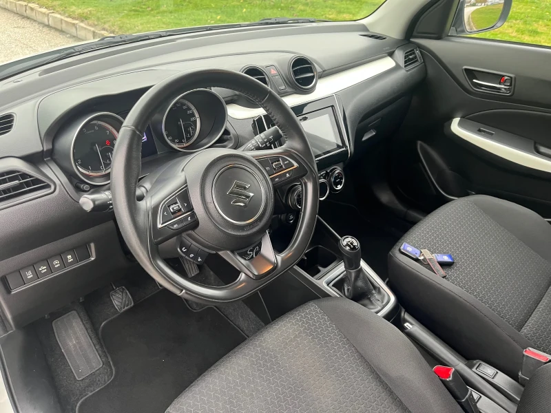Suzuki Swift 1.2 4x4 Hybrid Sergio Cellano, снимка 13 - Автомобили и джипове - 52596460
