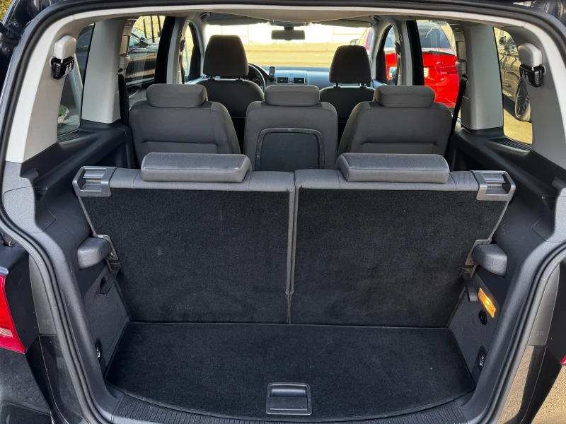 VW Touran 2.0TDI DSG LED NAVI Climatronic Camera 6+ 1 , снимка 15 - Автомобили и джипове - 53108917