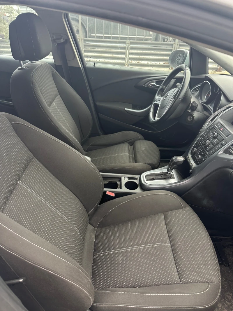 Opel Astra J, снимка 8 - Автомобили и джипове - 53385701