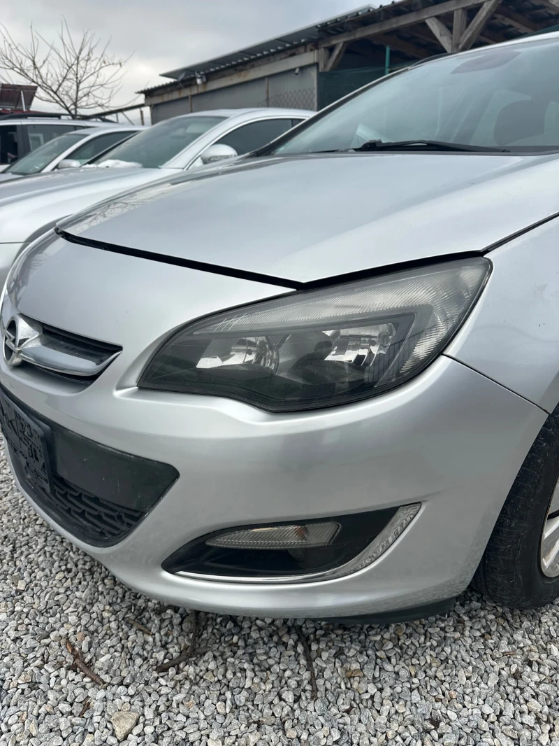 Opel Astra J, снимка 2 - Автомобили и джипове - 53385701