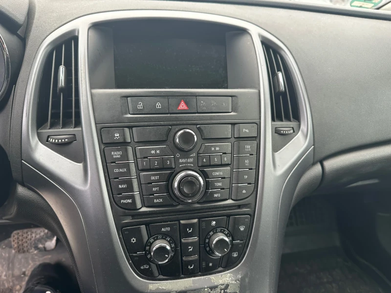 Opel Astra J, снимка 11 - Автомобили и джипове - 53385701