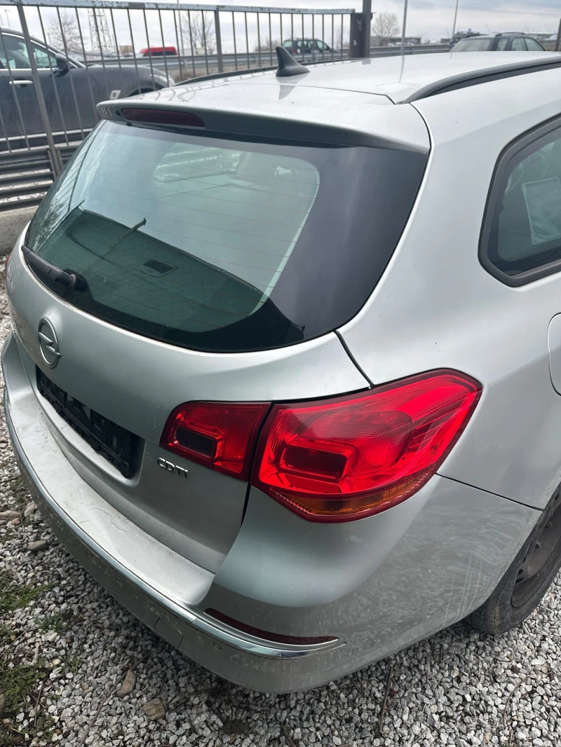 Opel Astra J, снимка 7 - Автомобили и джипове - 53385701