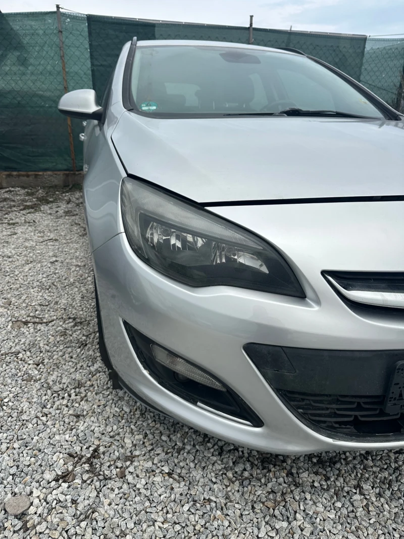 Opel Astra J, снимка 3 - Автомобили и джипове - 53385701