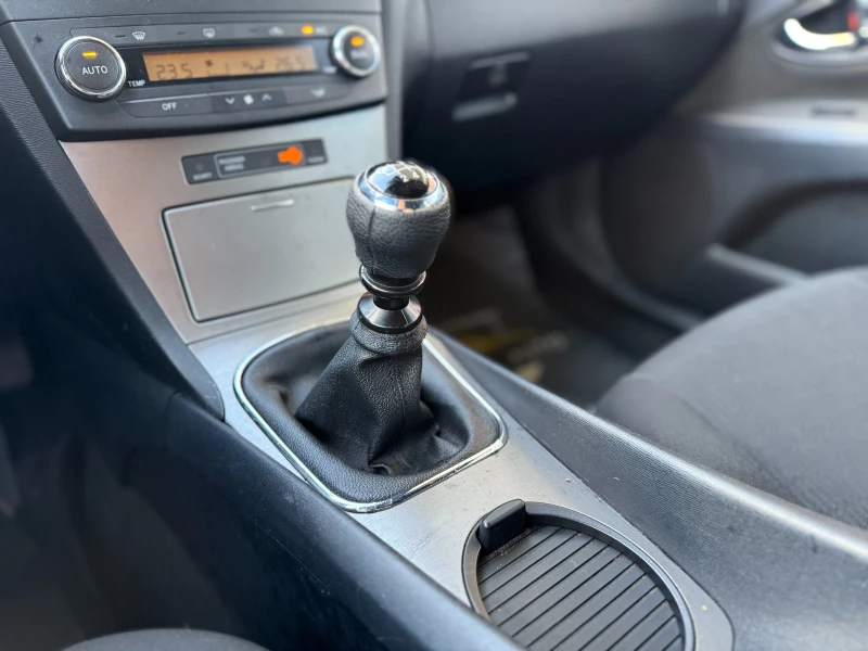 Toyota Avensis 6 МЕСЕЦА ГАРАНЦИЯ/2.2D4D 150к.с. EURO 5A, снимка 11 - Автомобили и джипове - 53444551