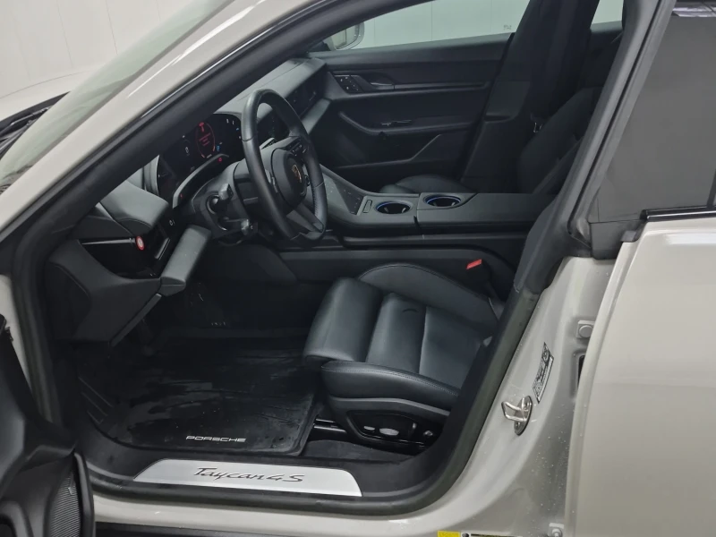 Porsche Taycan 4S AWD, снимка 7 - Автомобили и джипове - 53568110