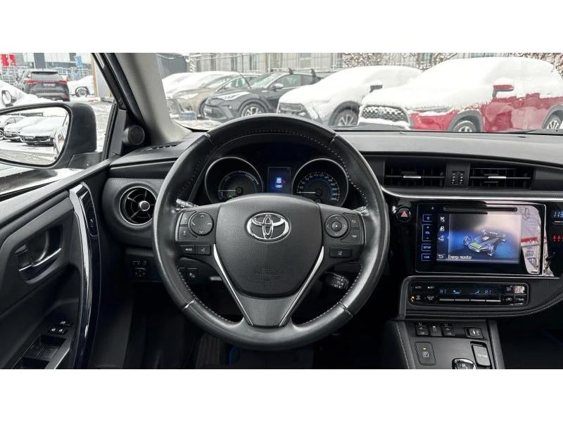 Toyota Auris 1.8 HSD Sol plus/Chic X, снимка 9 - Автомобили и джипове - 53329362