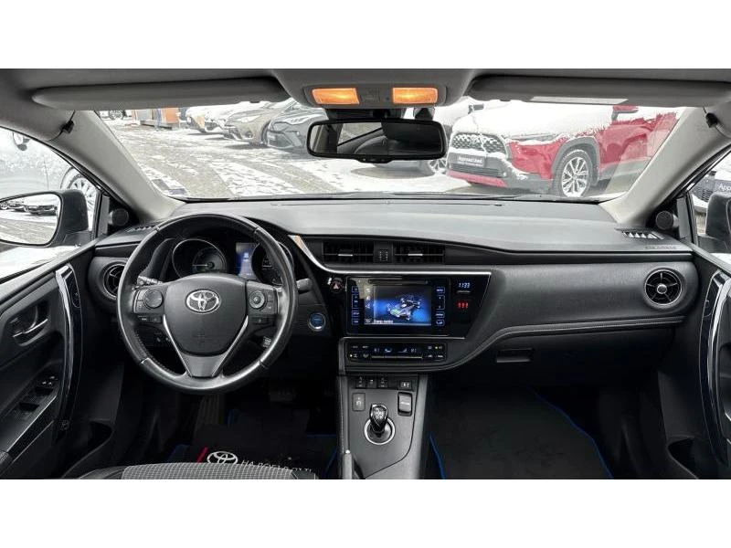 Toyota Auris 1.8 HSD Sol plus/Chic X, снимка 8 - Автомобили и джипове - 53329362