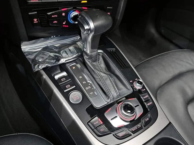 Audi A5 2.0 TDI Quattro - САМО 30% АВАНС, снимка 17 - Автомобили и джипове - 56003348
