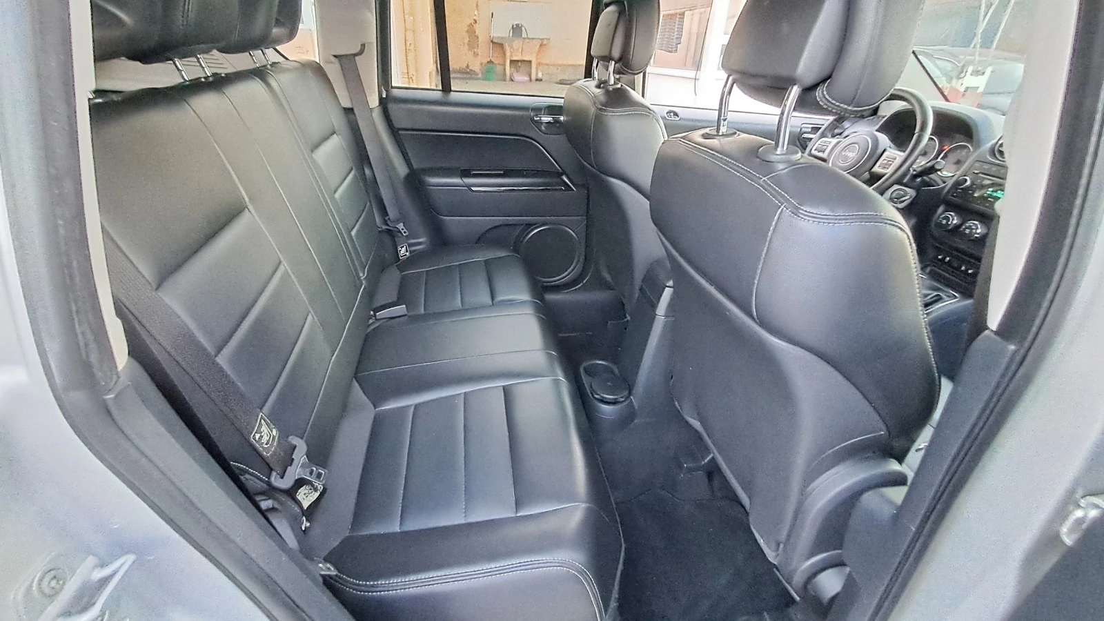 Jeep Compass 4X4 FULL ИЗКЛЮЧИТЕЛЕН СЕРВИ КНИЖ ОБСЛУЖ УНИКТ КОЖА, снимка 14 - Автомобили и джипове - 12765126
