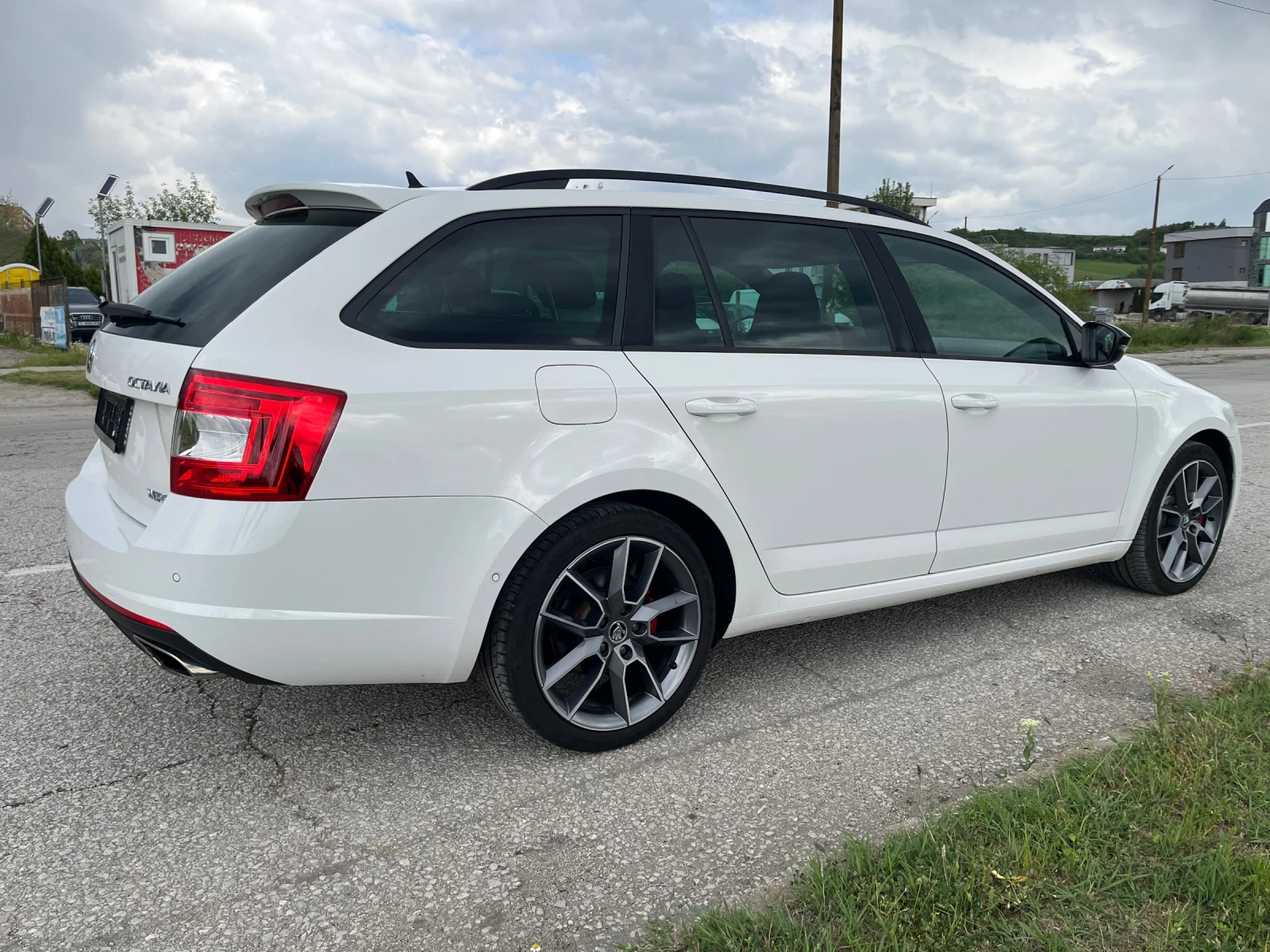 Skoda Octavia RS 2000 Turbo DSG - изображение 5
