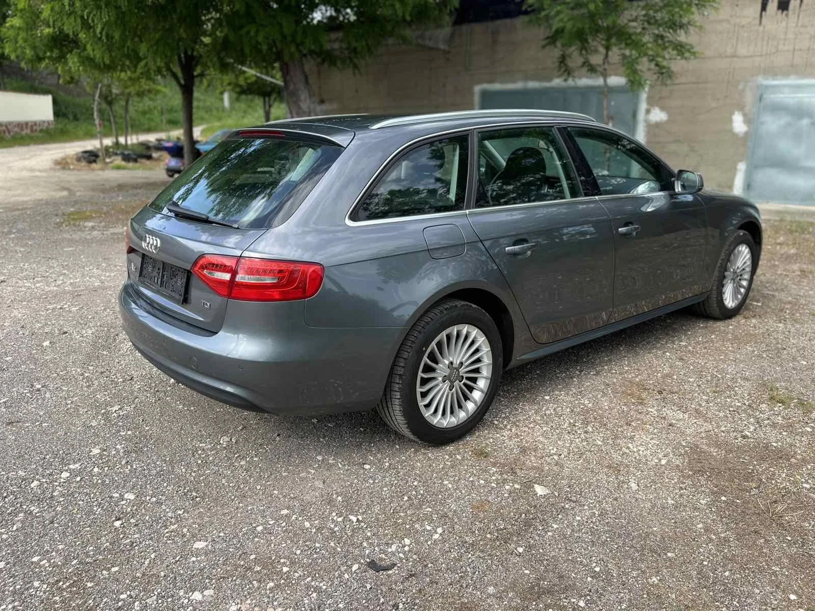 Audi A4 2.0 TDI FACELIFT  - изображение 6