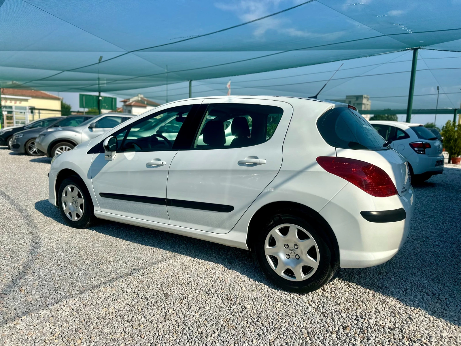 Peugeot 308 1.4 i* Сервизна История - изображение 3