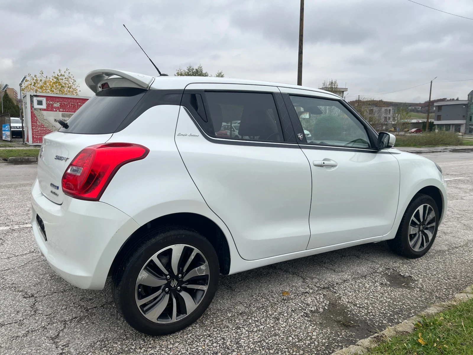 Suzuki Swift 1.2 4x4 Hybrid Sergio Cellano | Mobile.bg   4