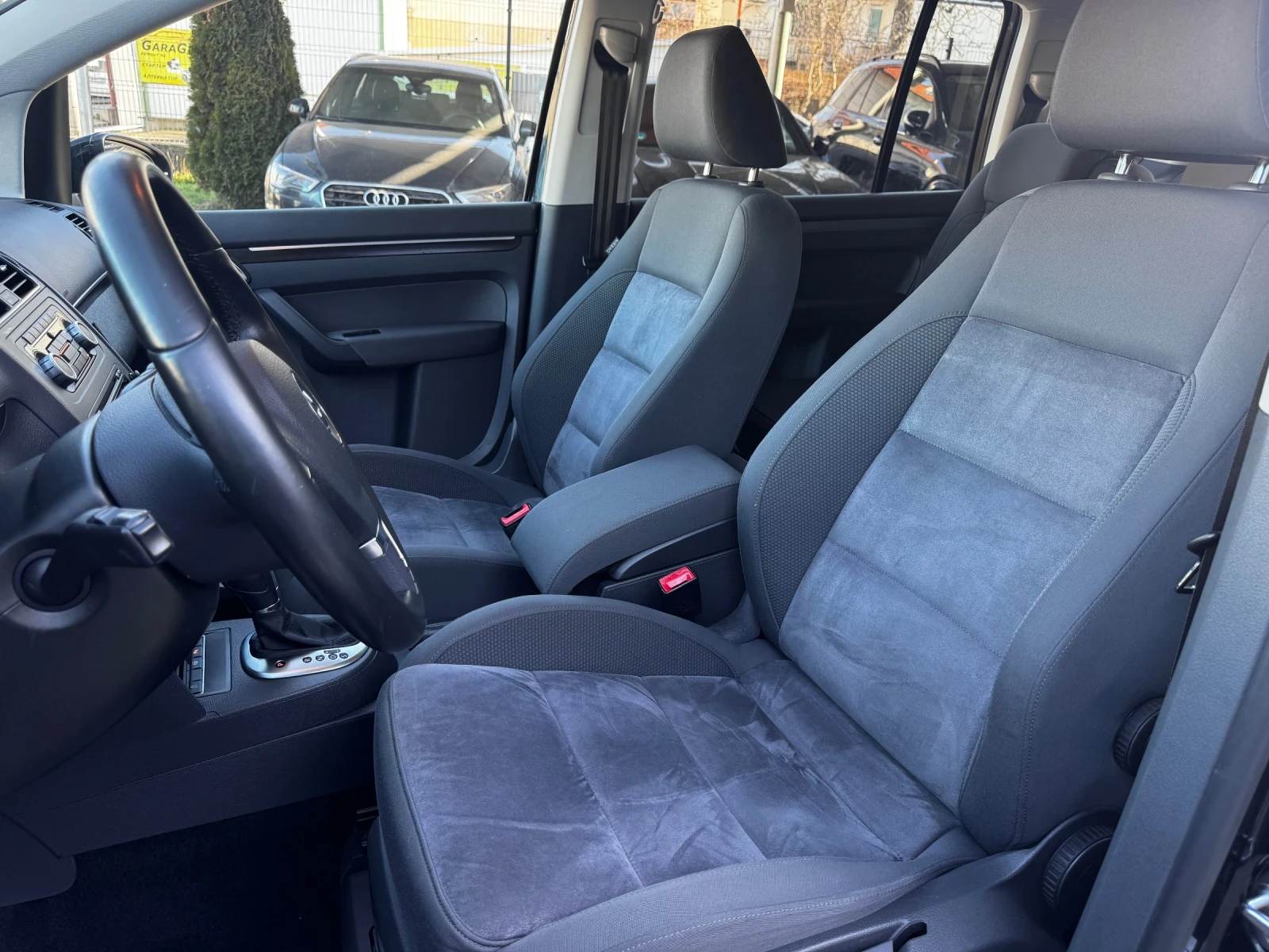 VW Touran 2.0TDI DSG Highline NAVI Climatronic Camera 6+ 1  - изображение 9