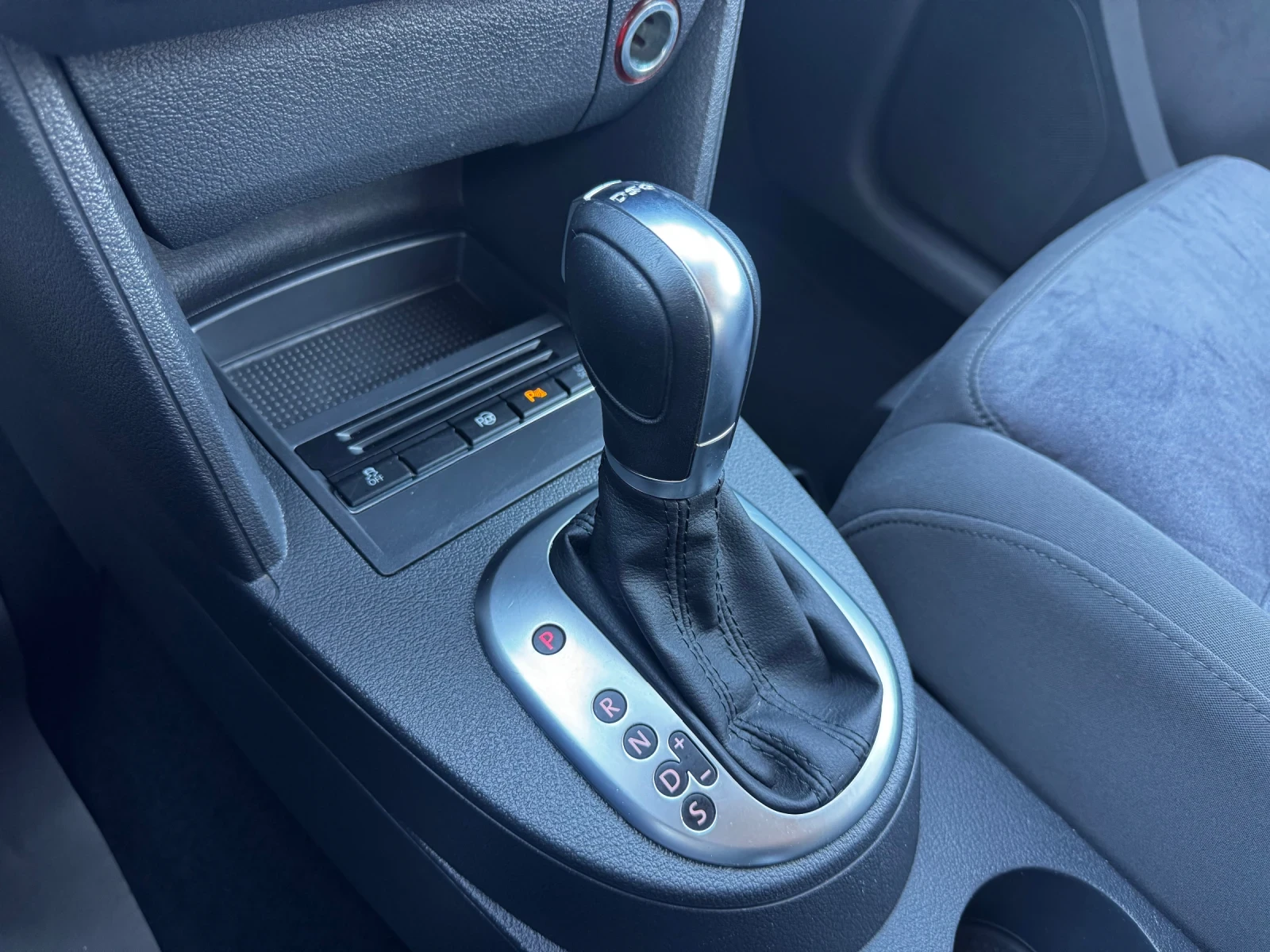 VW Touran 2.0TDI DSG Highline NAVI Climatronic Camera 6+ 1  - изображение 10