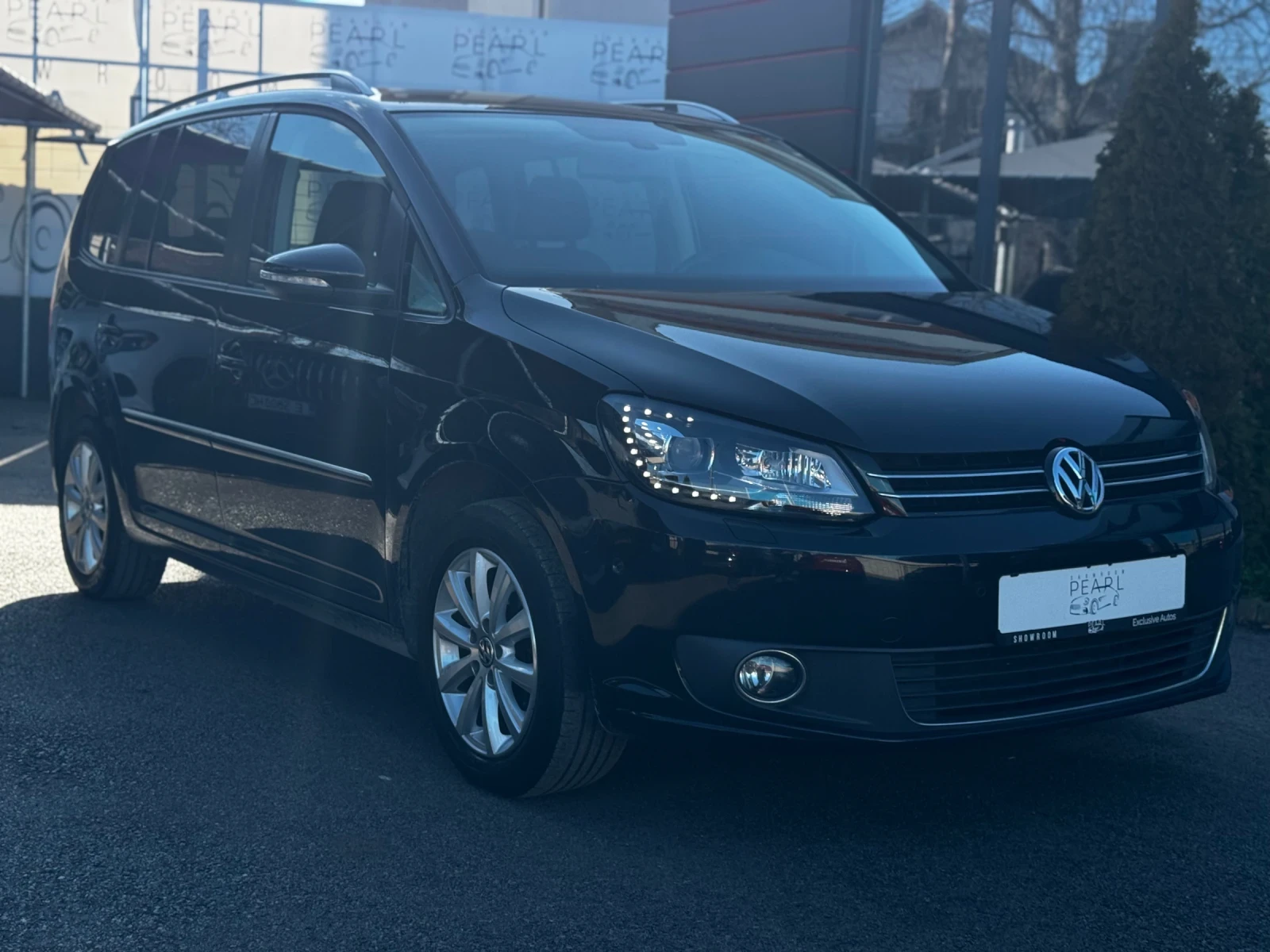 VW Touran 2.0TDI DSG Highline NAVI Climatronic Camera 6+ 1  - изображение 3
