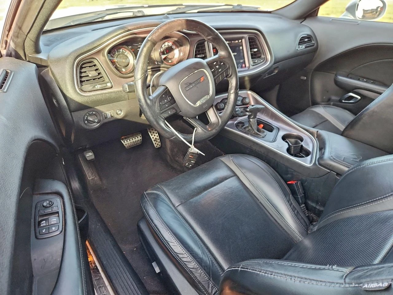 Dodge Challenger 3.6* V6* 8ZF* ПОДГРЕВ* КАМЕРА* КЕЙЛЕС* LANE* ASSIS - изображение 7