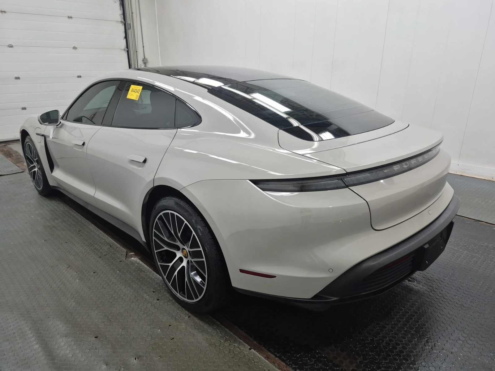 Porsche Taycan 4S AWD - изображение 4