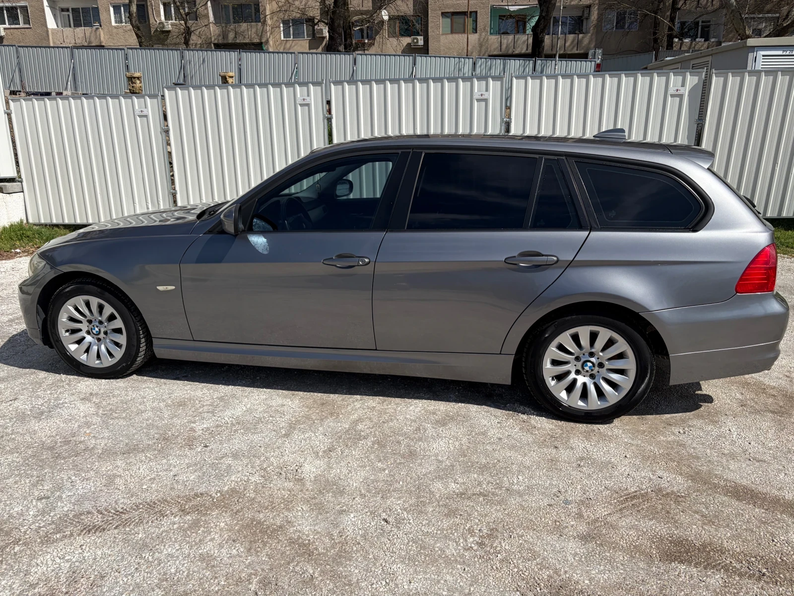 BMW 320, снимка 4 - Автомобили и джипове - 54013692