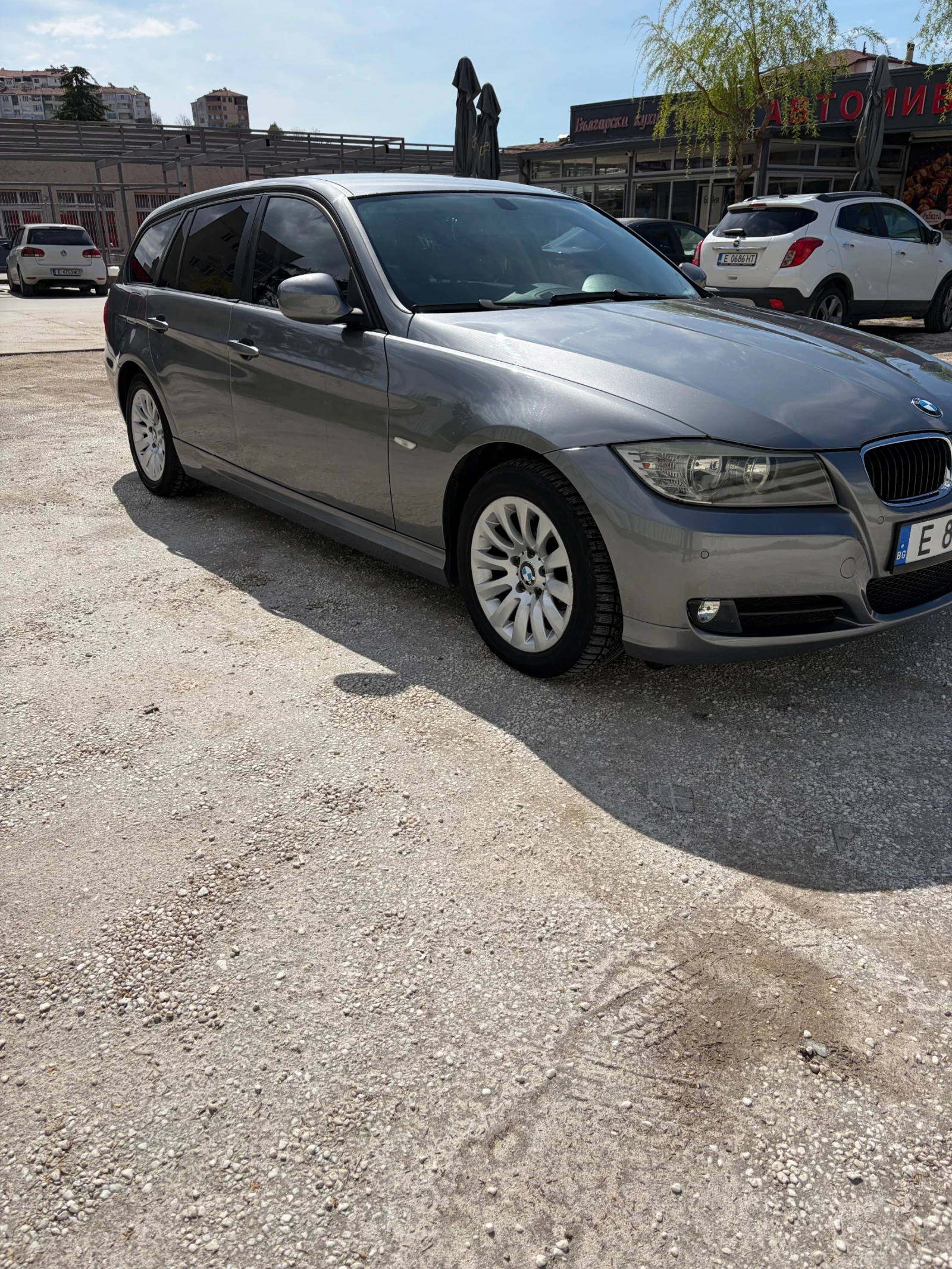 BMW 320, снимка 3 - Автомобили и джипове - 54013692
