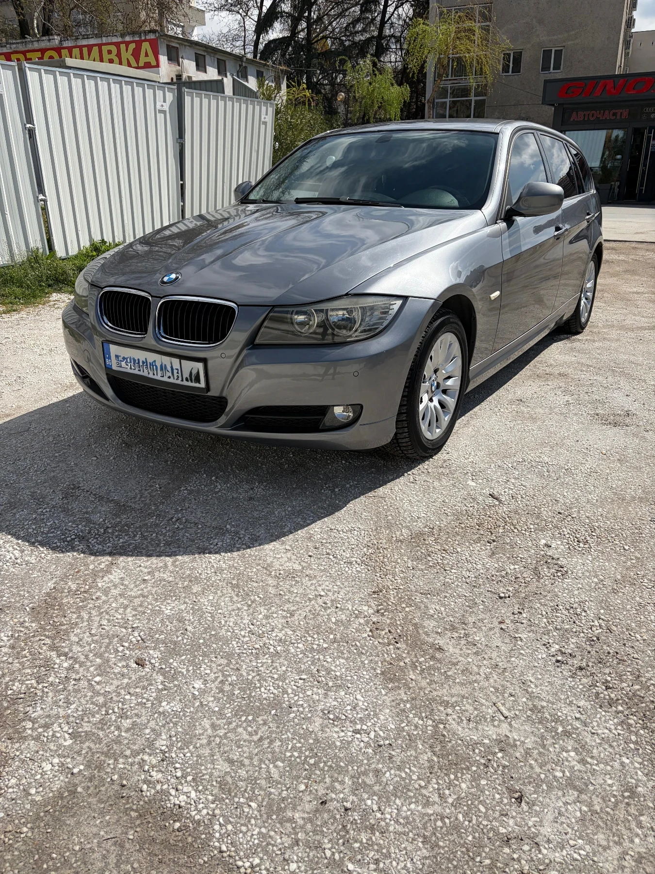 BMW 320, снимка 2 - Автомобили и джипове - 54013692