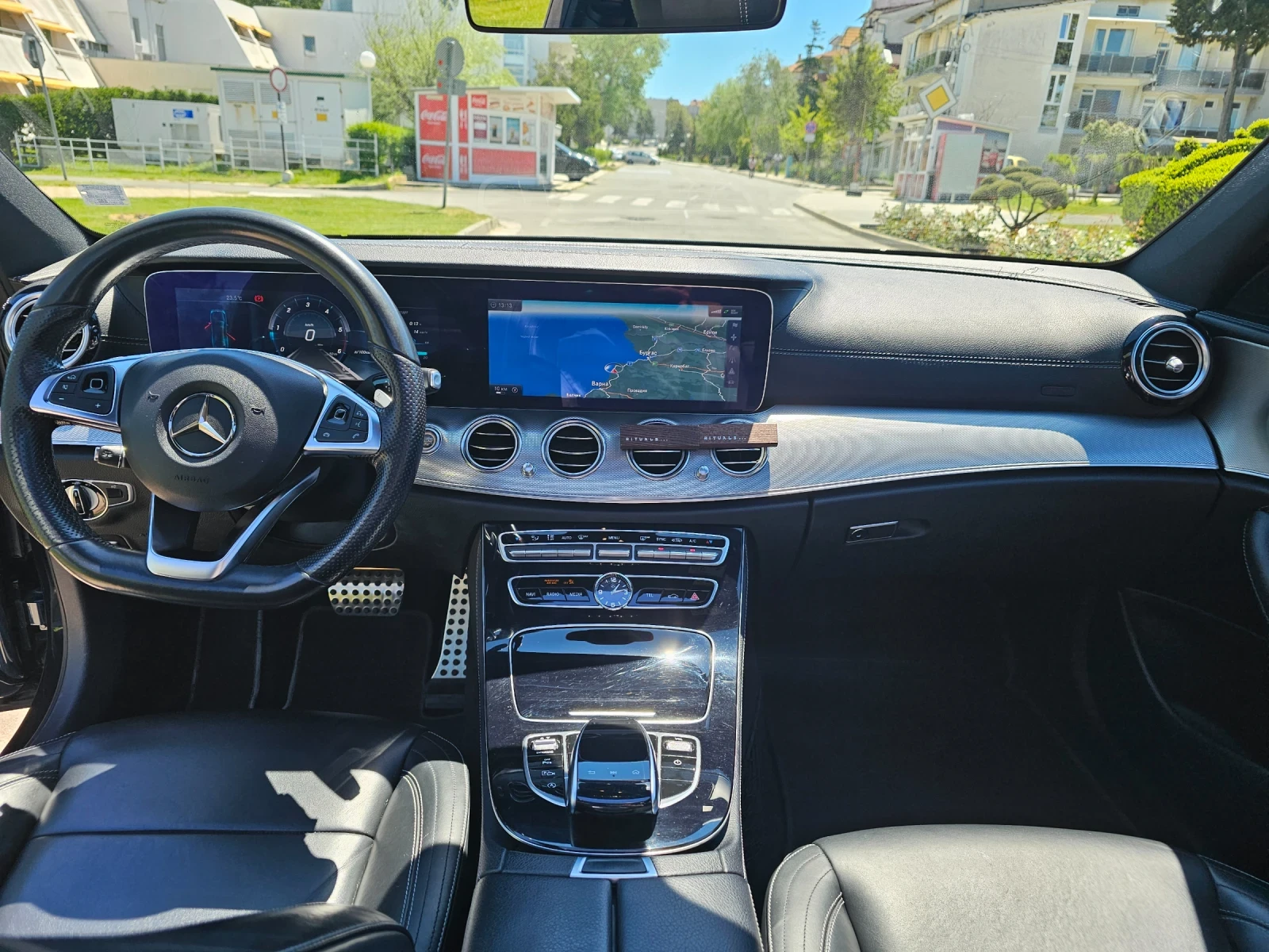 Mercedes-Benz E 220 9G TRONIC AMG, снимка 9 - Автомобили и джипове - 54576426