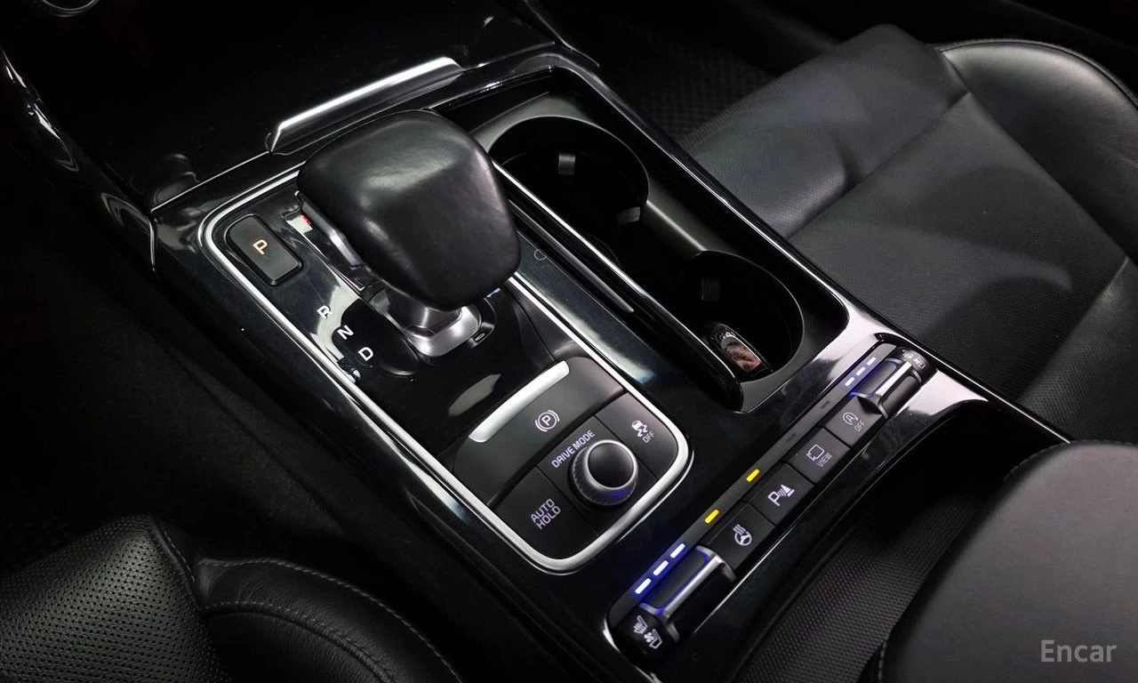 Kia Stinger 2.2 AWD* PLATINUM* ПОДГРЕВ* ОБДУХВАНЕ* НАВИГАЦИЯ* , снимка 5 - Автомобили и джипове - 54740661