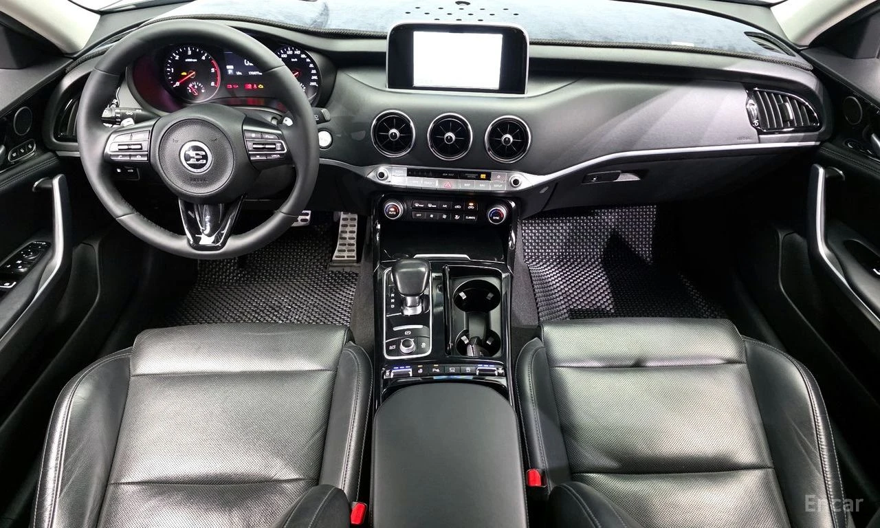 Kia Stinger 2.2 AWD* PLATINUM* ПОДГРЕВ* ОБДУХВАНЕ* НАВИГАЦИЯ* , снимка 3 - Автомобили и джипове - 54740661