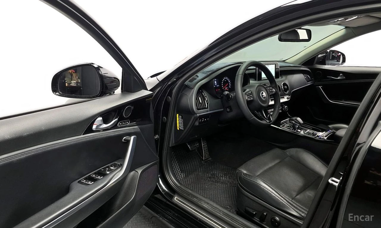 Kia Stinger 2.2 AWD* PLATINUM* ПОДГРЕВ* ОБДУХВАНЕ* НАВИГАЦИЯ* , снимка 7 - Автомобили и джипове - 54740661