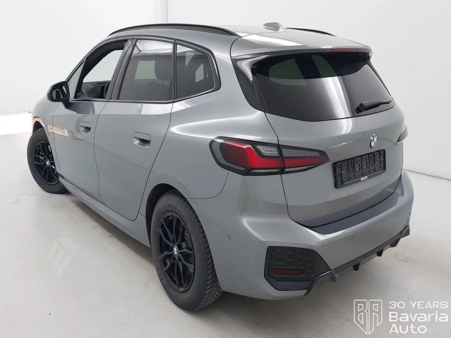 BMW 220 i Active Tourer M Sport Paket Steptronic, снимка 2 - Автомобили и джипове - 54789025