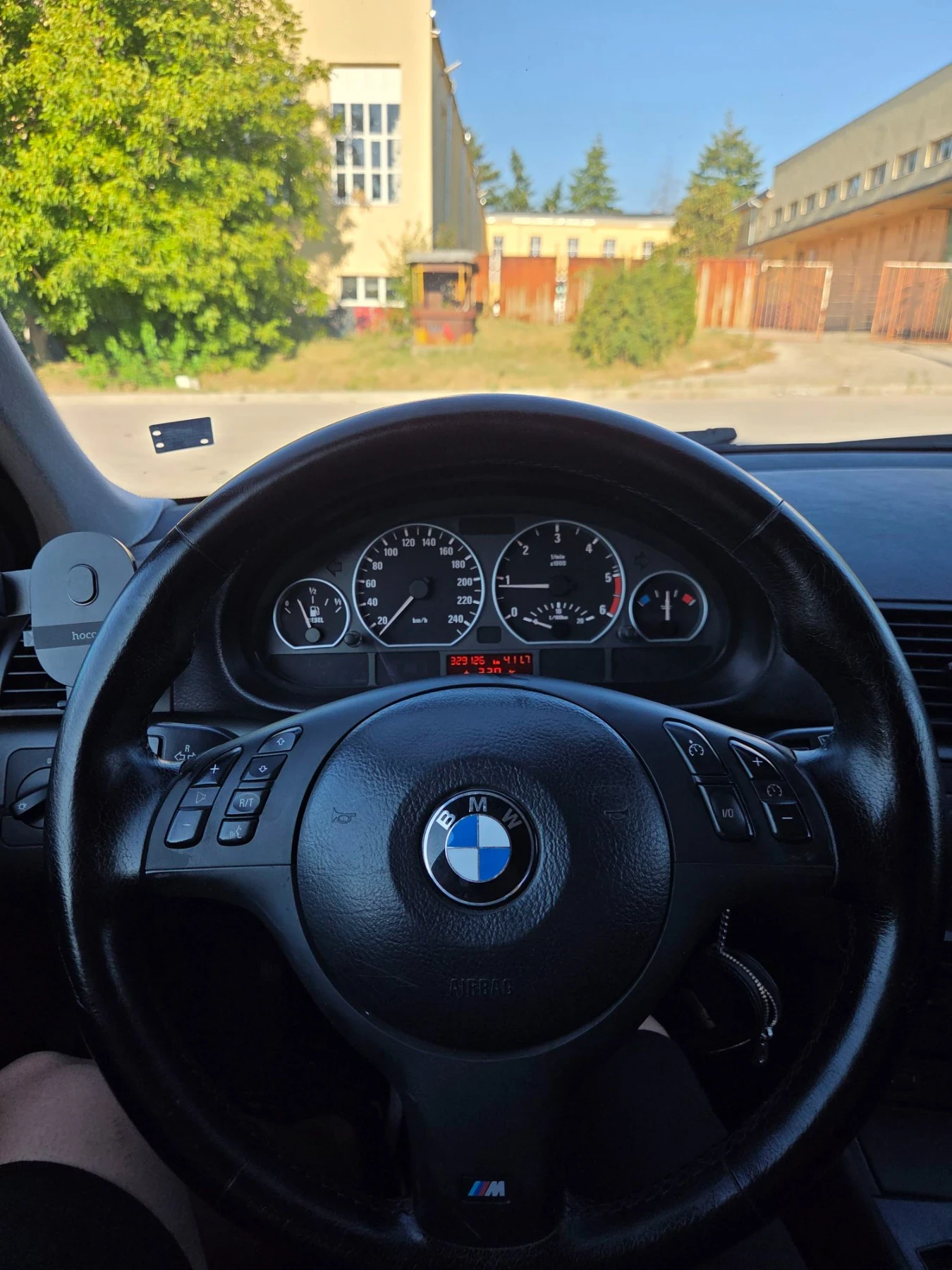 BMW 320, снимка 11 - Автомобили и джипове - 55574560
